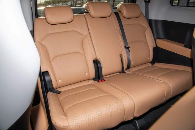 V外观漂亮7座布局15L插混大过奥德赛冰球突破豪华版五菱星光730 PHE(图2)