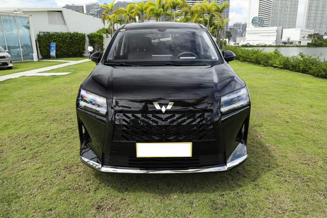 V外观漂亮7座布局15L插混大过奥德赛冰球突破豪华版五菱星光730 PHE