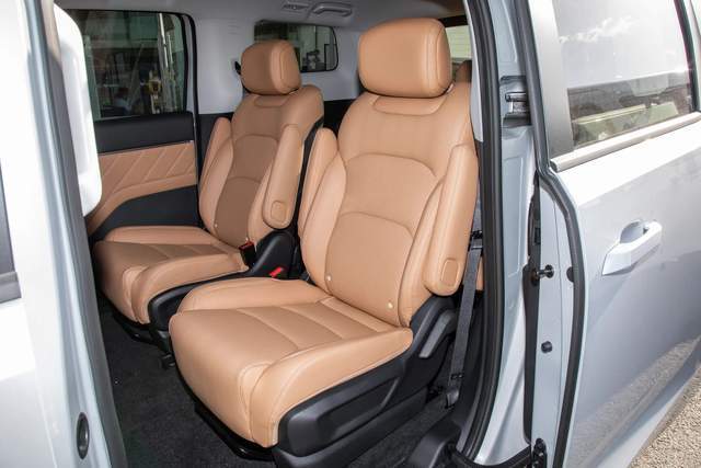 V外观漂亮7座布局15L插混大过奥德赛冰球突破豪华版五菱星光730 PHE(图4)