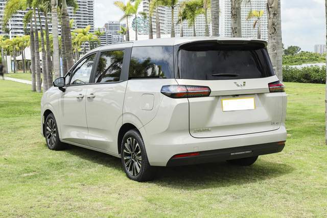 V外观漂亮7座布局15L插混大过奥德赛冰球突破豪华版五菱星光730 PHE(图10)