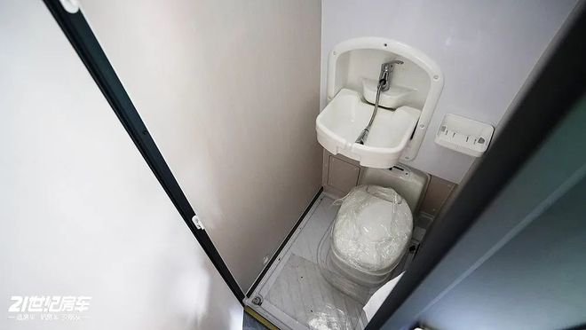 汽大通新途远界长续航混动B型房车冰球突破豪华版告别里程焦虑!上(图4) 汽大通新途远界长续航混动B型房车冰球突破豪华版告别里程焦虑!上(图4)