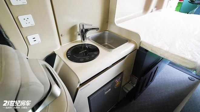 汽大通新途远界长续航混动B型房车冰球突破豪华版告别里程焦虑!上(图6) 汽大通新途远界长续航混动B型房车冰球突破豪华版告别里程焦虑!上(图6)