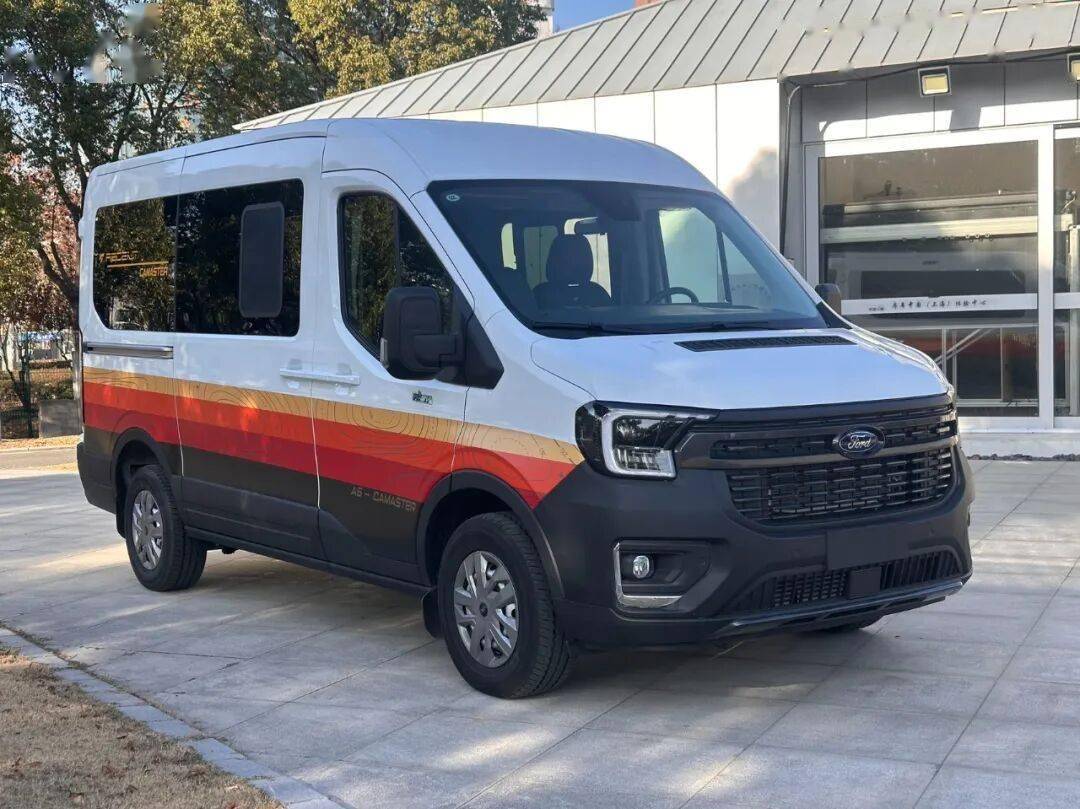 车3月6日亮相成都房车展可玩性极高冰球突破豪华版福特T8打造的露营(图5)